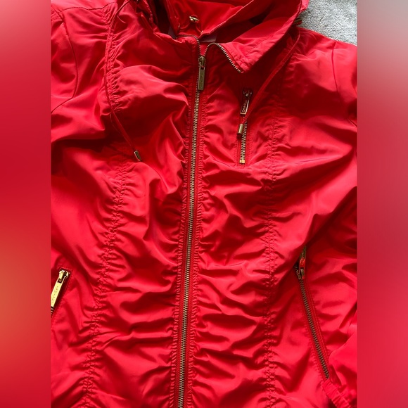 Calvin Klein Women’s Medium Red Water Resistant Jacket with Removable Hood - Picture 6 of 6